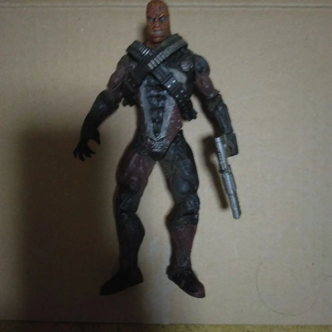 Action Figure Set of 2, with weapon