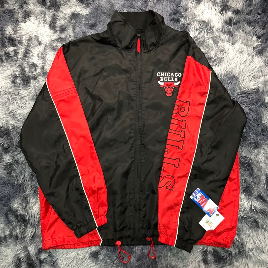 Unused tag included✨NBA Chicago Bulls [XL] Nylon Jacket Big Logo Embroidered