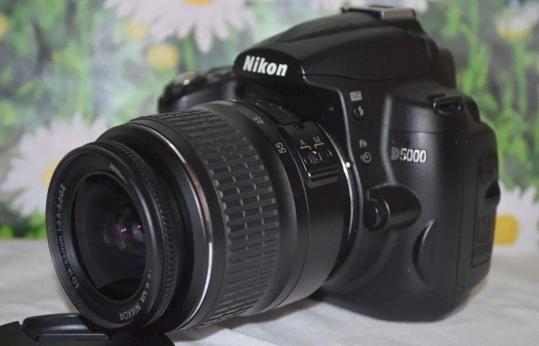 ❤Good condition❤Nikon D5000❤Screen rotates❤Selfie OK❤Smartphone transfer❤