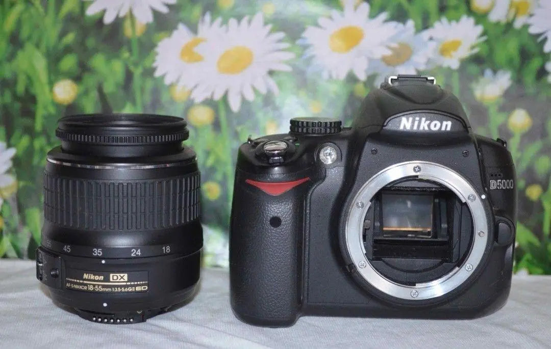 ❤Good condition❤Nikon D5000❤Screen rotates❤Selfie OK❤Smartphone transfer❤