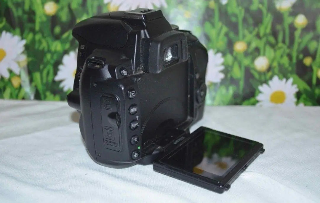 ❤Good condition❤Nikon D5000❤Screen rotates❤Selfie OK❤Smartphone transfer❤