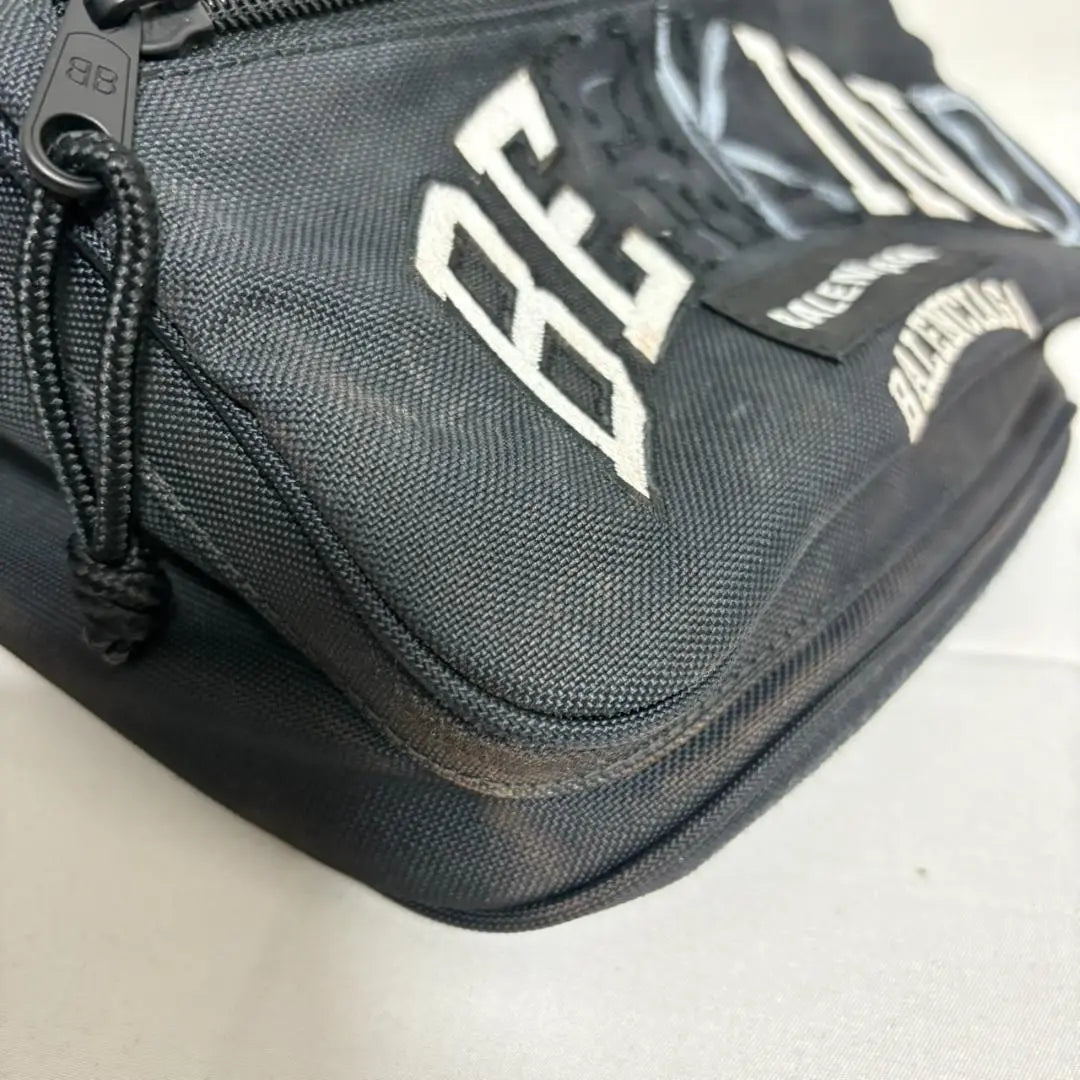 Almost unused BALENCIAGA BE KIND EXPLORER