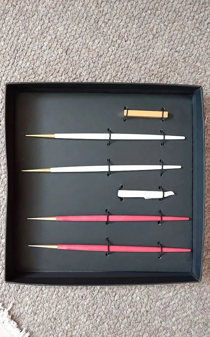 Cutippole chopstick rest set [new and unused]