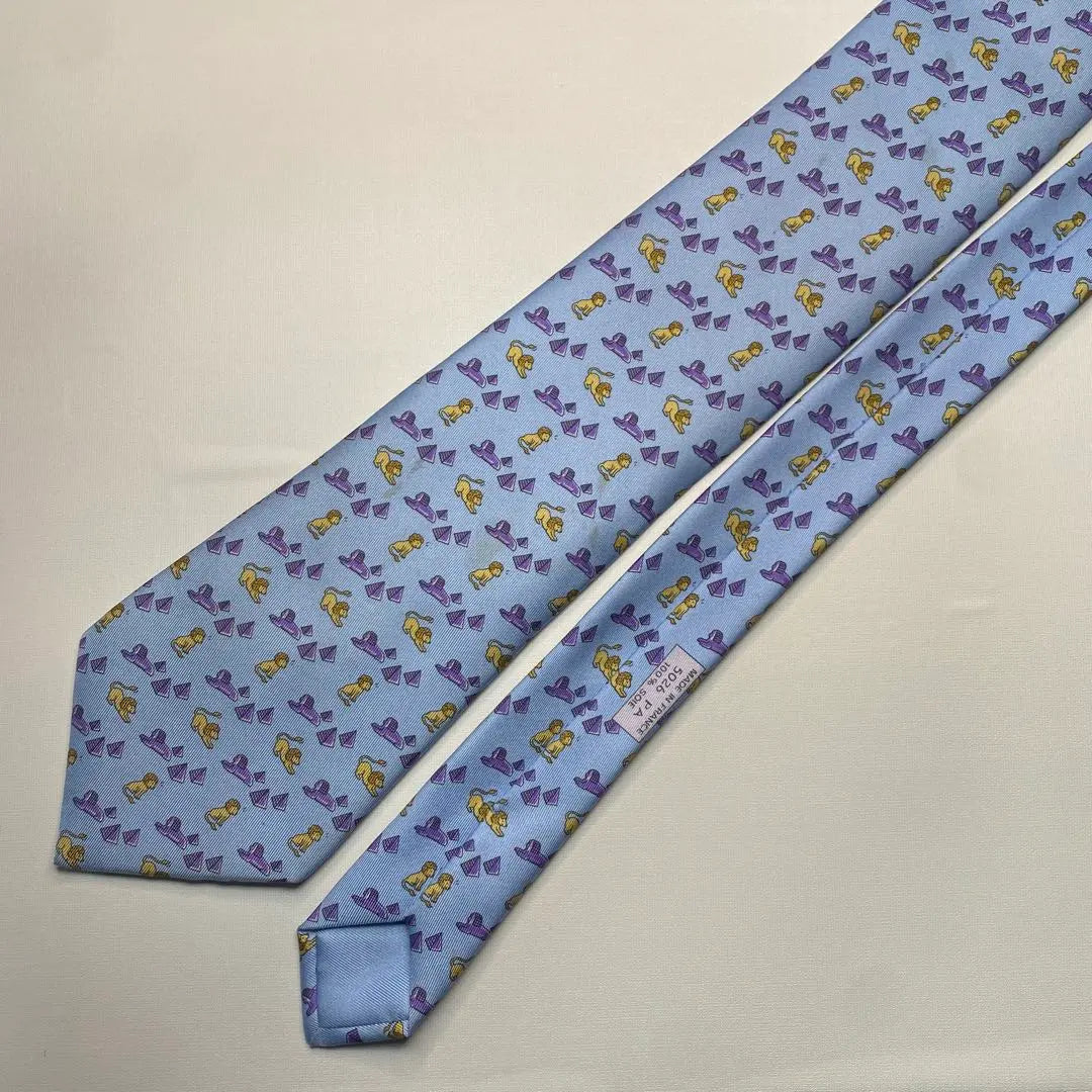 HERMÈS Tie Animal motif pattern