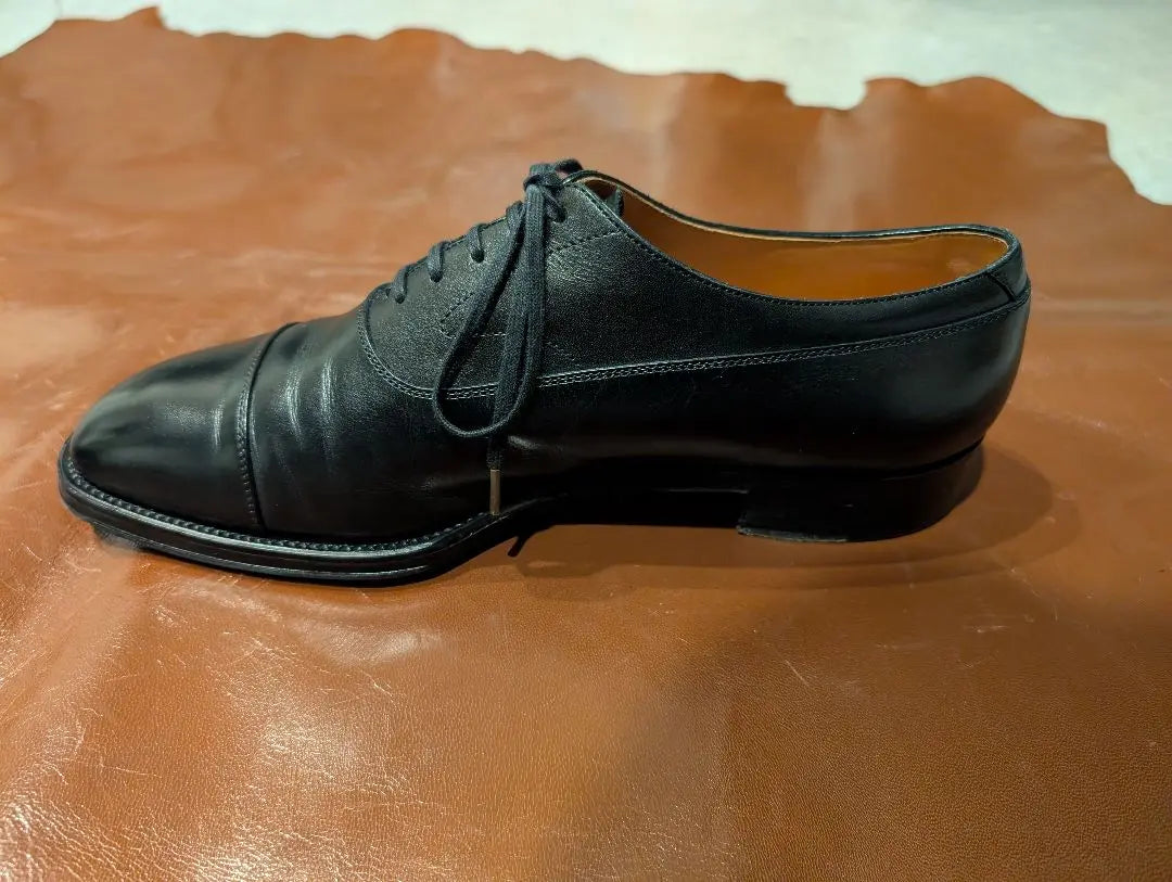 forme straight tip leather shoes