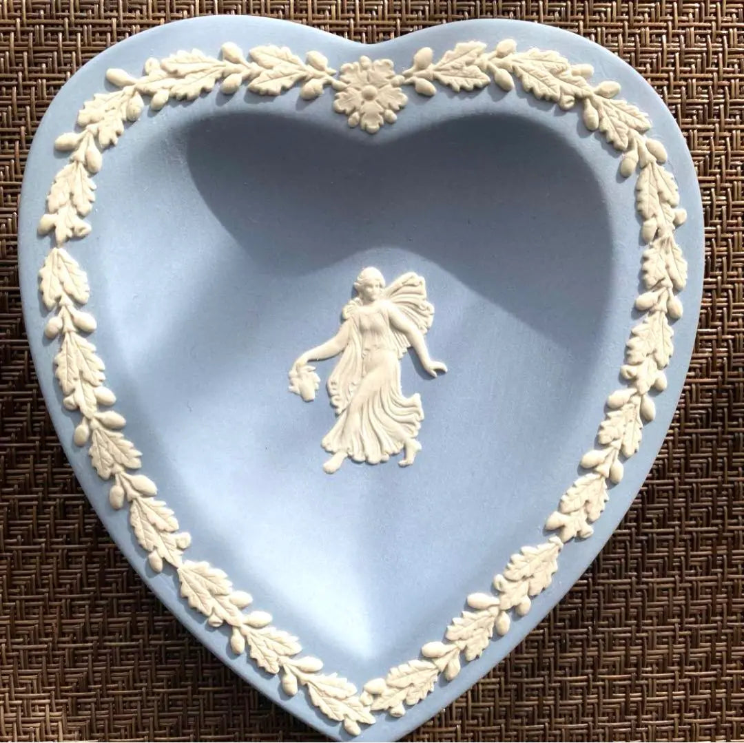 WEDGWOOD Wedgwood Heart-shaped Plate Decorative Plate Antique Retro ①