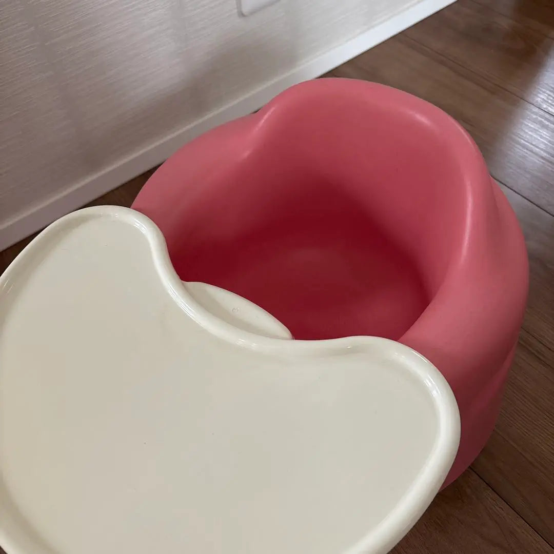 Silla de bebé Bambo rosa con bandeja y mesa