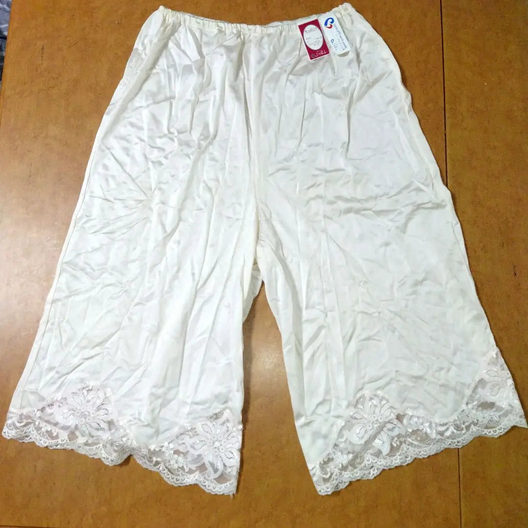 Pantalones culotte con dobladillo de encaje Charle Ivory H85-93 Largo culotte 50