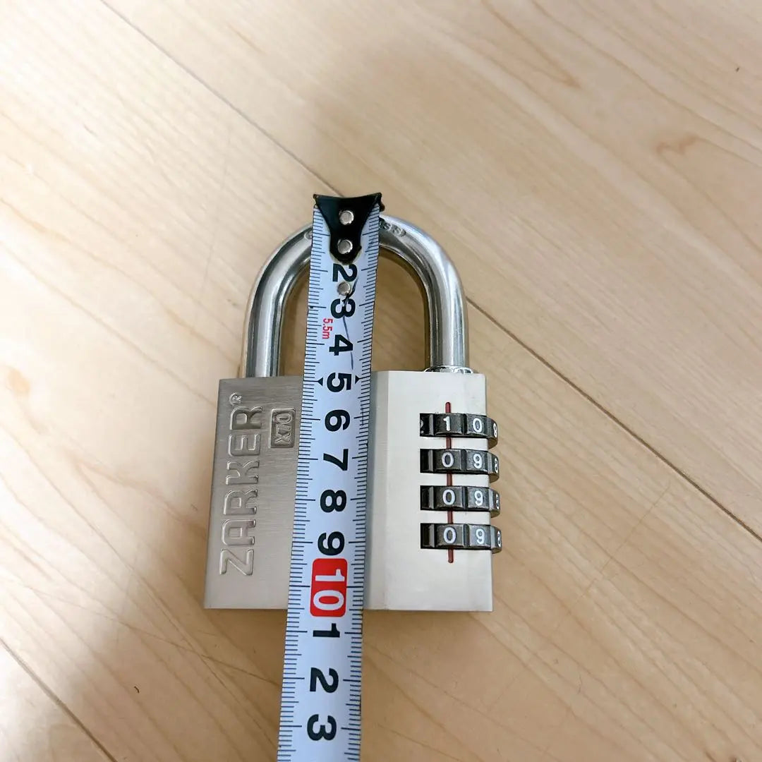 ZARKER 4-digit dial lock padlock