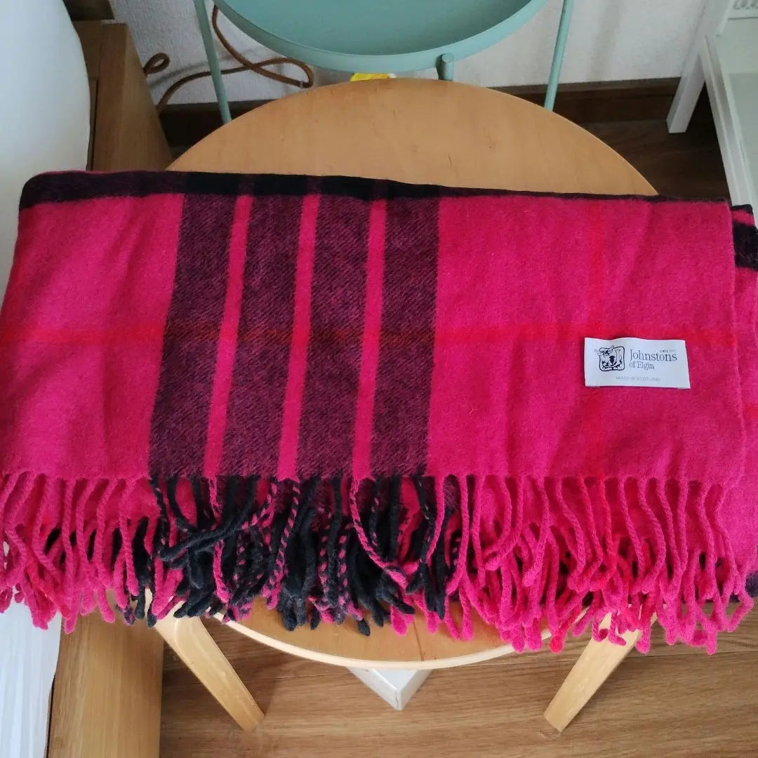 Johnstons cashmere blend large stole pink