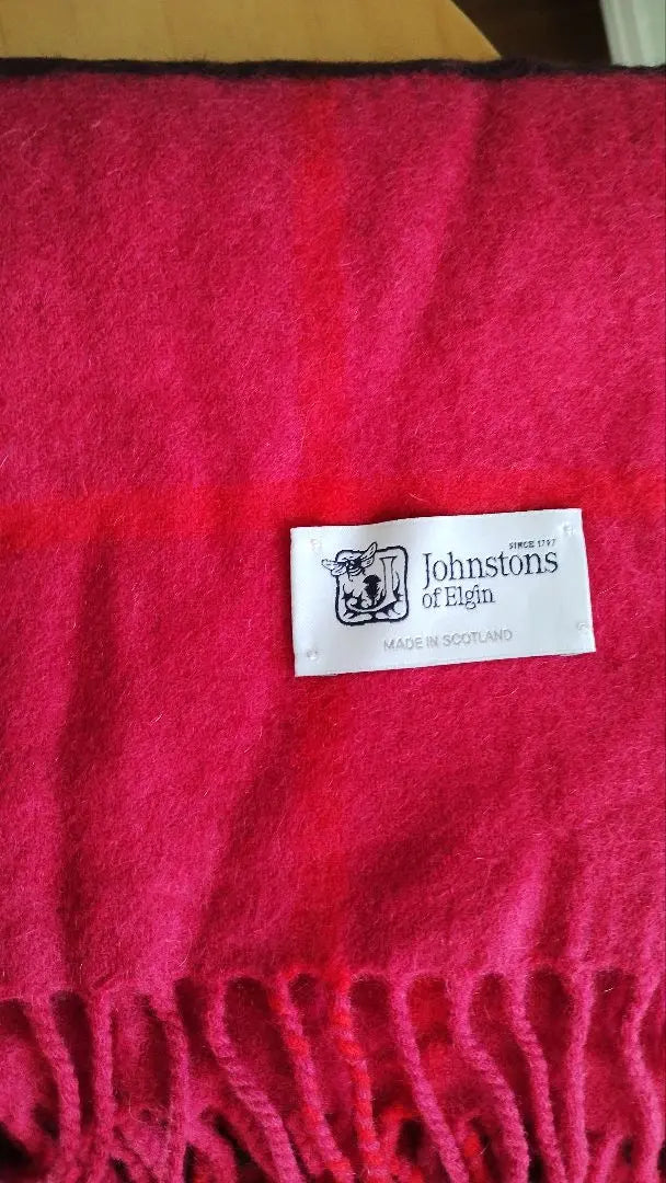 Johnstons cashmere blend large stole pink