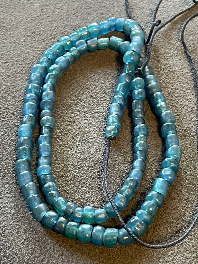 Kofun Period: A series of blue lazuli ball necklaces, glass balls, excavated items