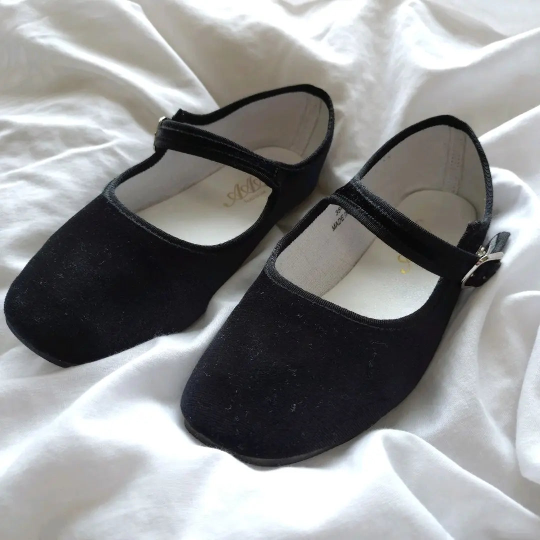 AAA+ Kung Fu Shoes Mary Jane Black Velour Size 36 Flat