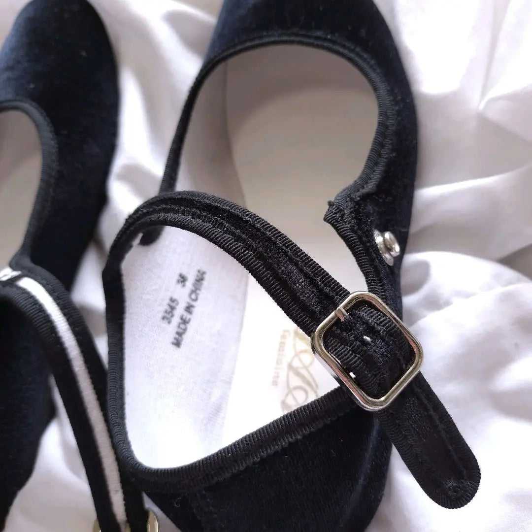 AAA+ Kung Fu Shoes Mary Jane Black Velour Size 36 Flat