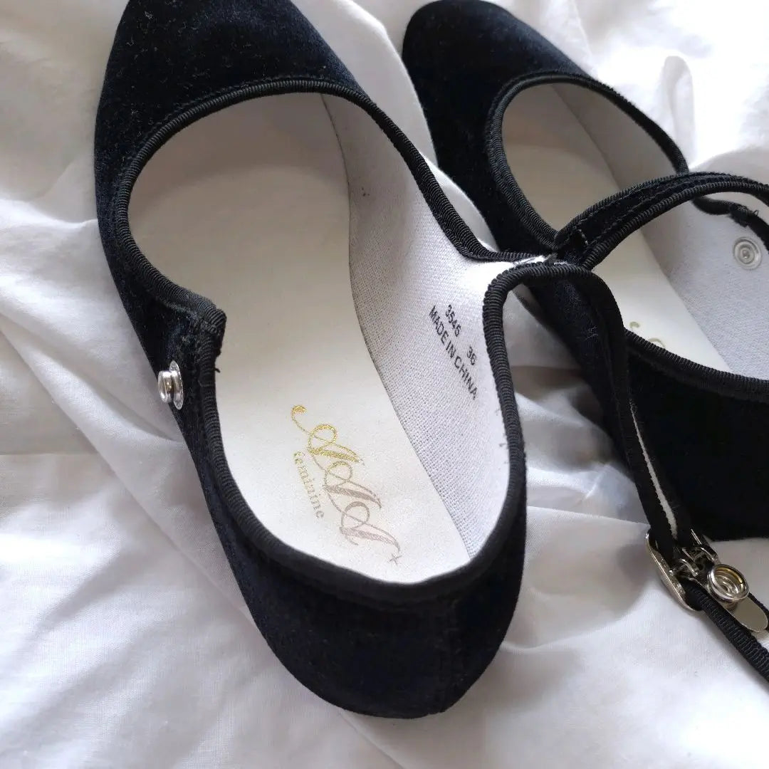 AAA+ Kung Fu Shoes Mary Jane Black Velour Size 36 Flat