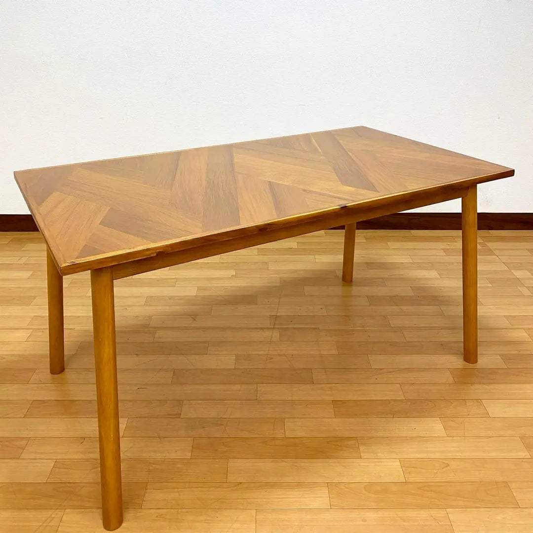 B-COMPANY HENT B-COMPANY HENT dining table