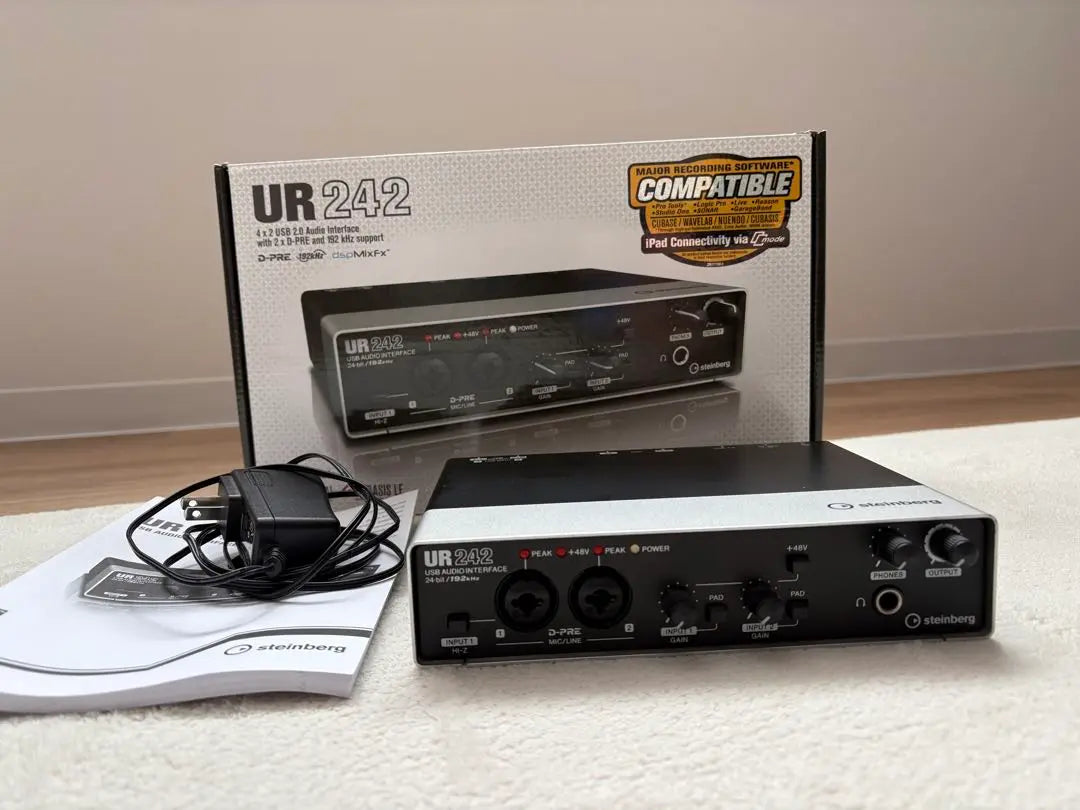 UR242 — 4 x 2 USB 2.0 Audio Interface