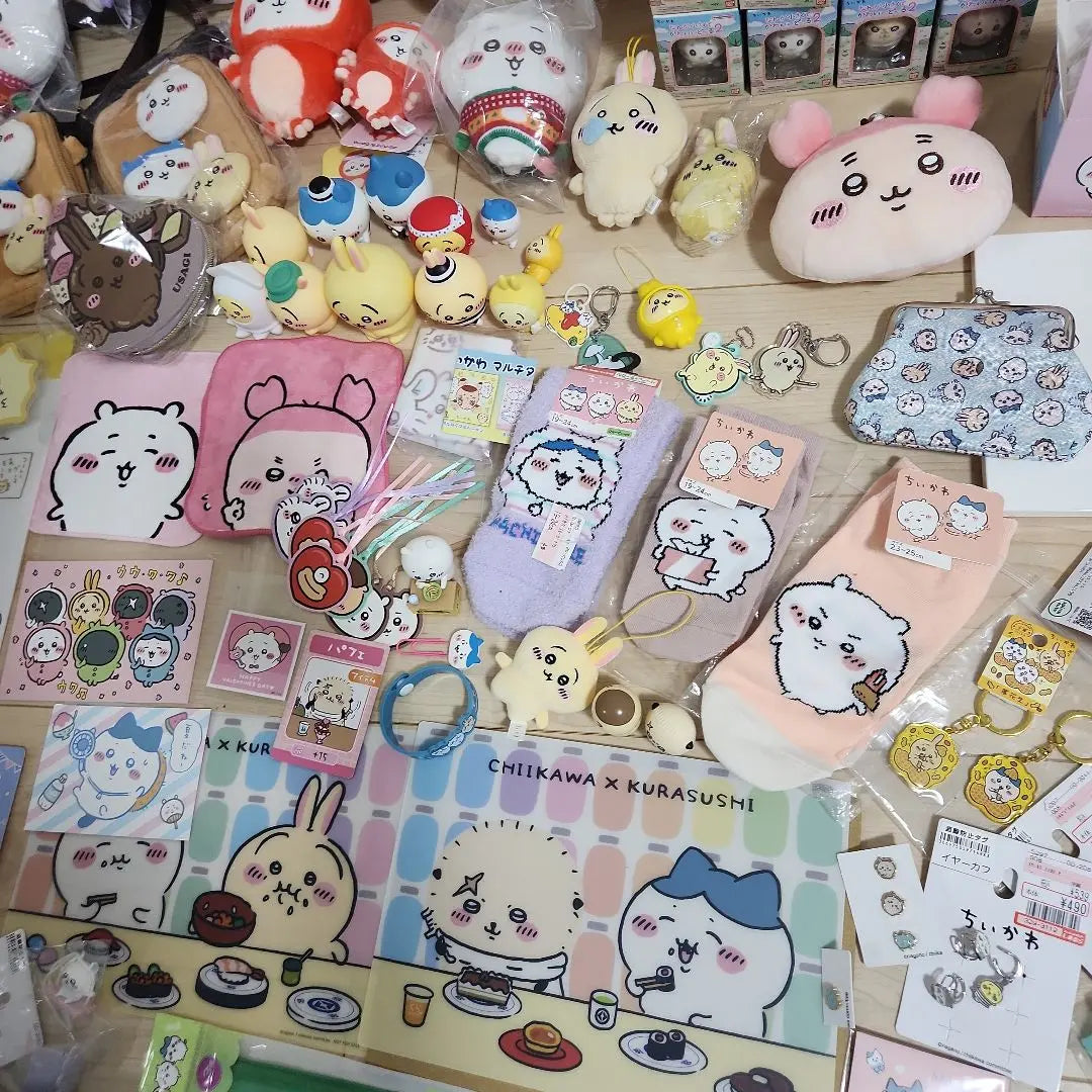 Small-cute goods sold in bulk Hachiware Rabbit