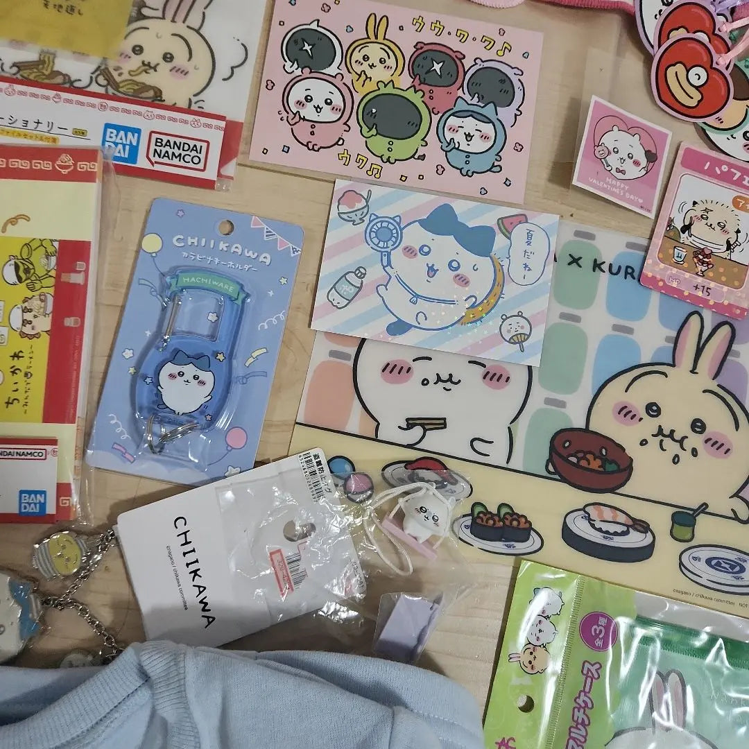 Small-cute goods sold in bulk Hachiware Rabbit