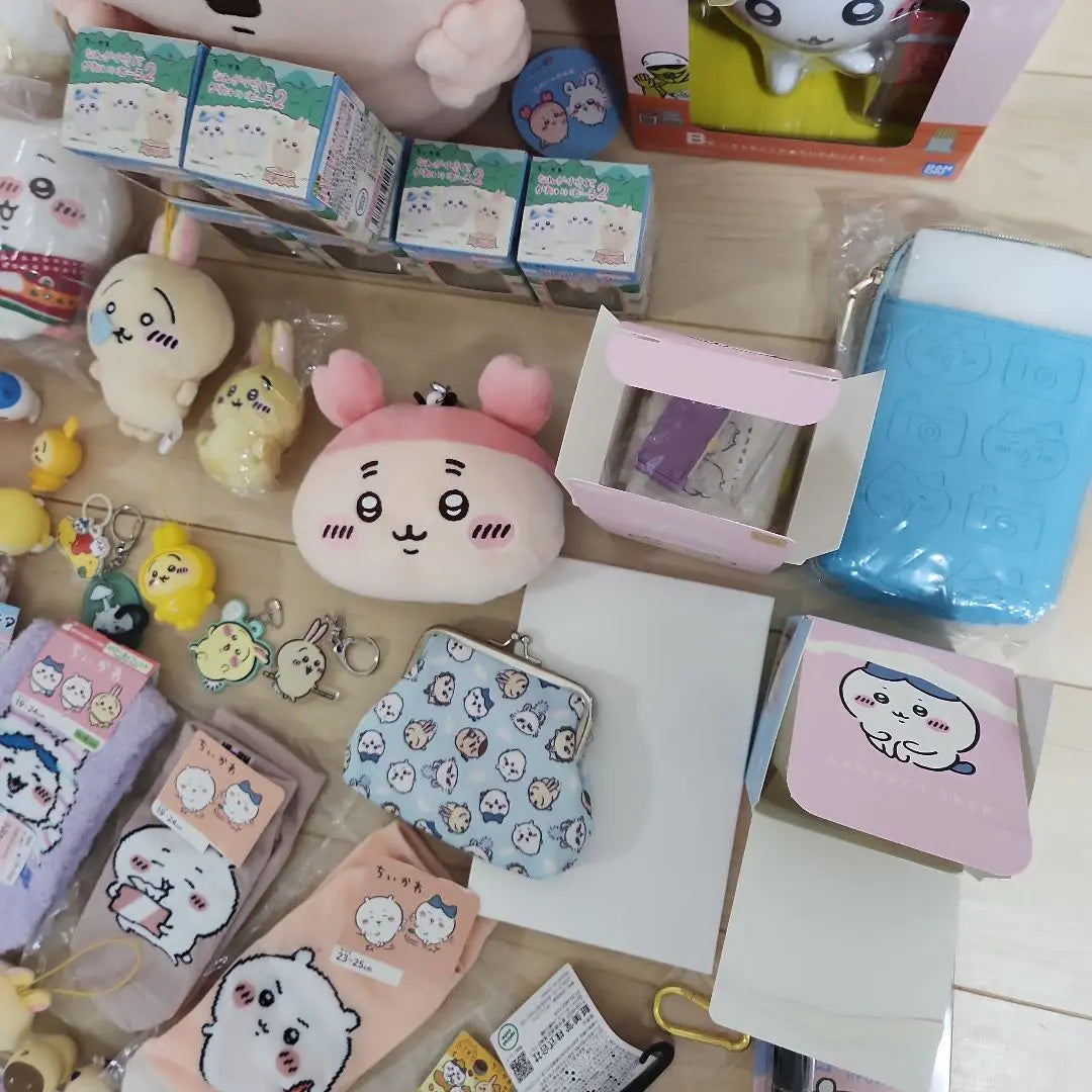 Small-cute goods sold in bulk Hachiware Rabbit