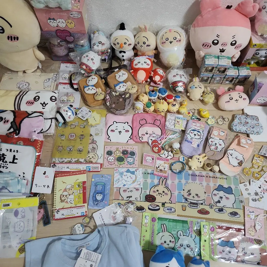 Small-cute goods sold in bulk Hachiware Rabbit