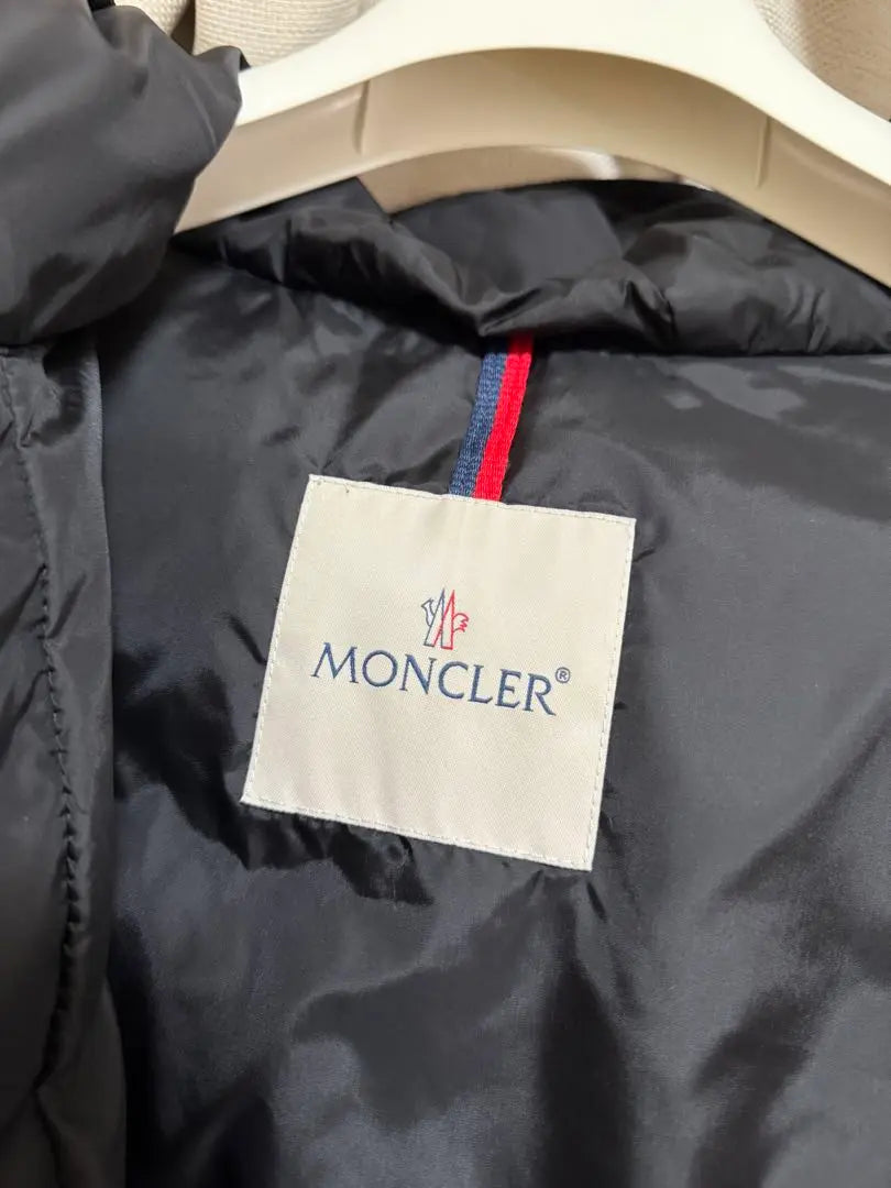 [Solo disponible los sábados, domingos y festivos] Chaqueta de plumas Moncler genuina LENAR Talla 0