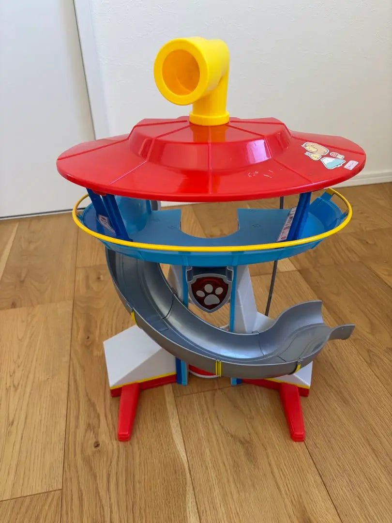 Beautiful condition, 2-piece set, with book! Paw Patrol & Paw Station Paw Patrol