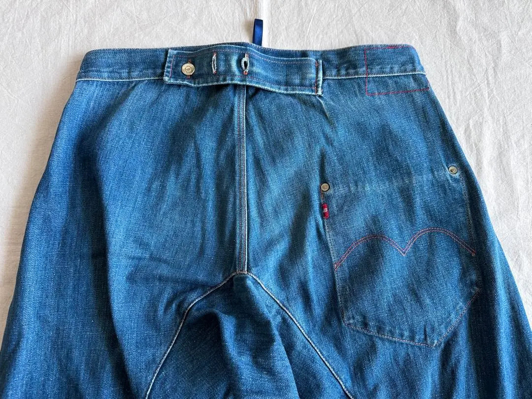 Levi's RED Levi Thread 1st giant