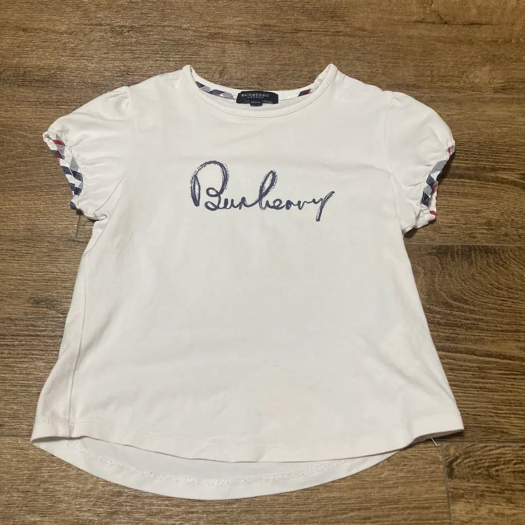 Camiseta Burberry London manga corta 130cm artículos usados ​​| バーバリーロンドン 半袖 Tシャツ 130cm 中古品