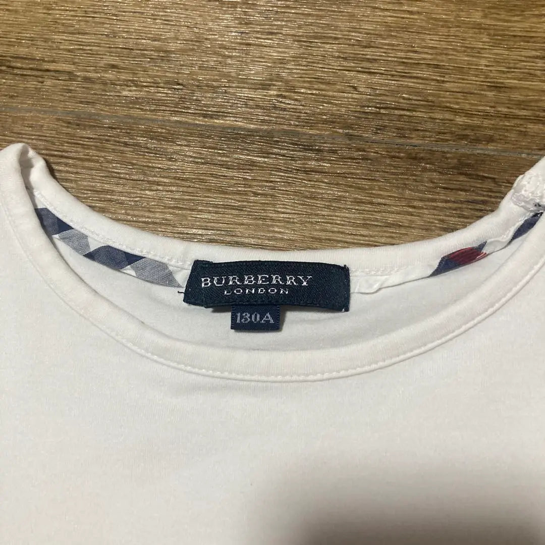 Camiseta Burberry London manga corta 130cm artículos usados ​​| バーバリーロンドン 半袖 Tシャツ 130cm 中古品