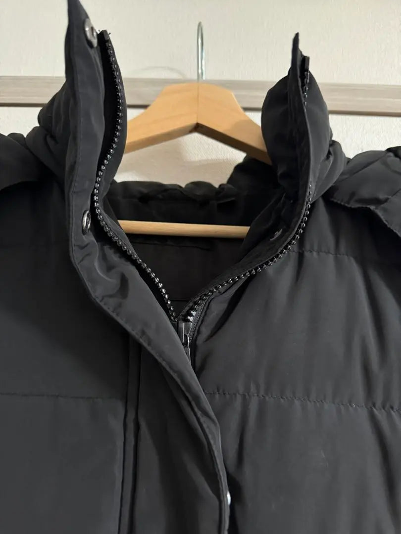 Chaqueta de plumón negra UNIQLO con cinturón de cintura larga de piel | Productos UNIQLO