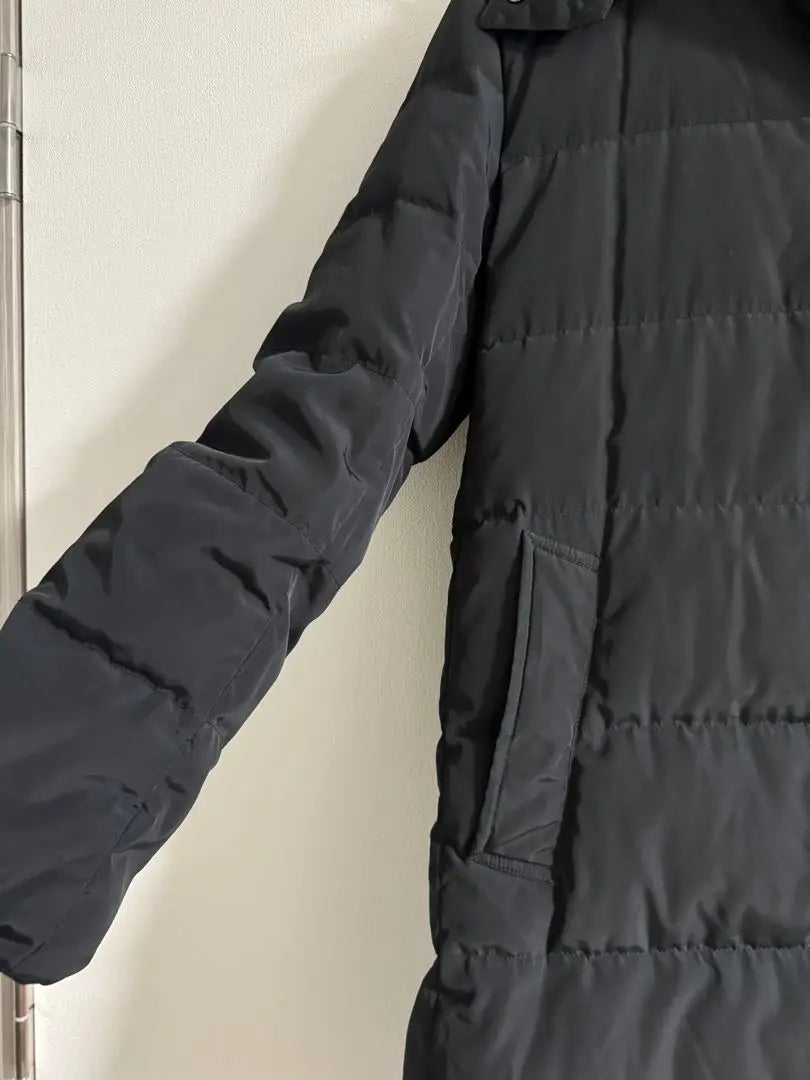 Chaqueta de plumón negra UNIQLO con cinturón de cintura larga de piel | Productos UNIQLO