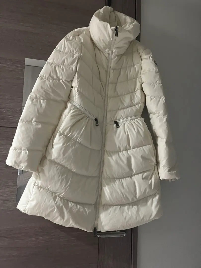 Hermosa silueta, súper hermoso estado, abrigo de plumas Moncler | 美シルエット 超美品 モンクレール ダウンコート