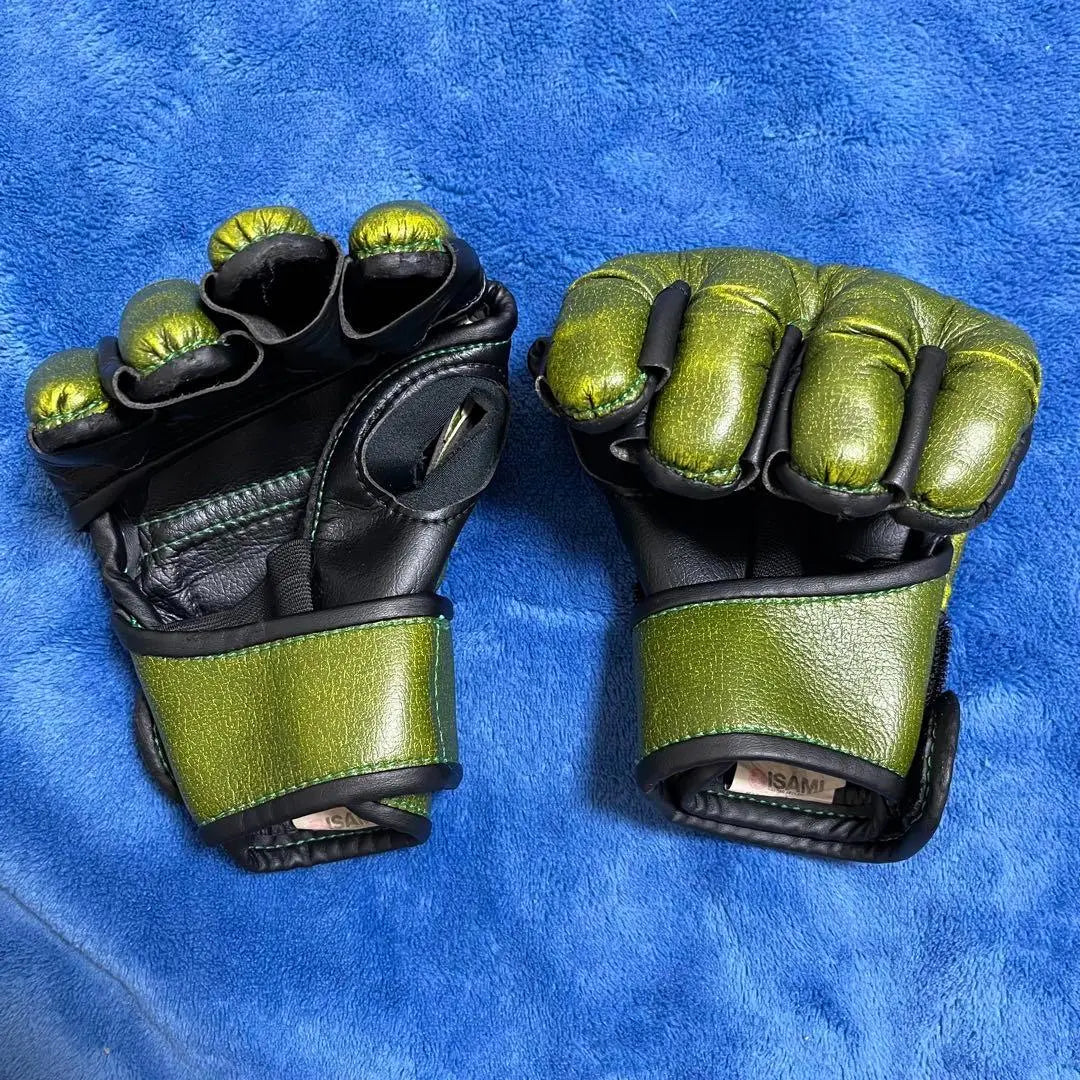 Super valuable! RIZIN Saito Yutaka's size M autographed gloves