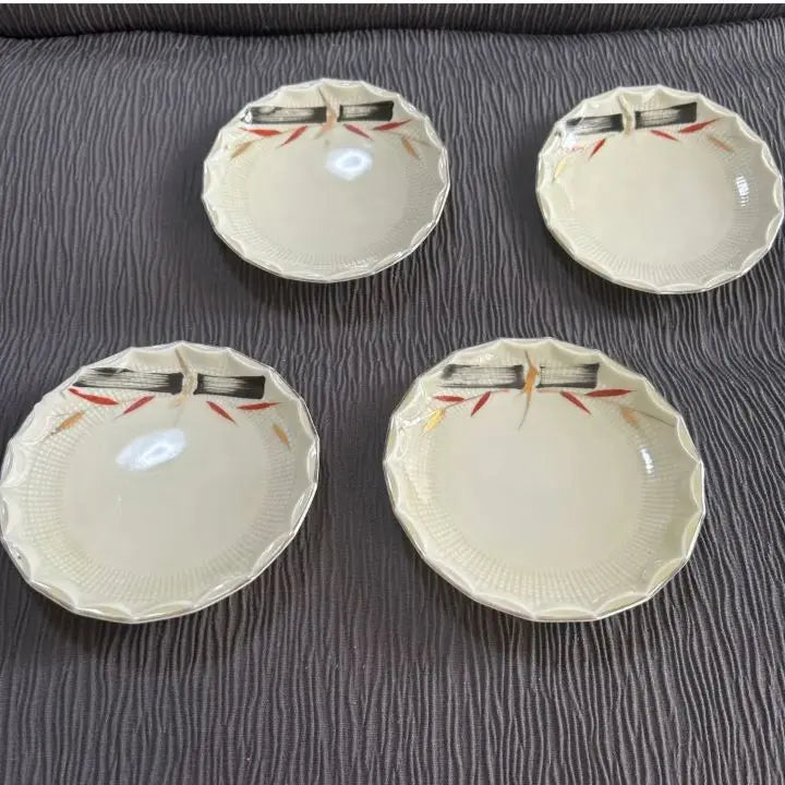 * Japanese tableware, 4 plates, small plates, side dish, Japanese style, leaves, Japanese Showa retro, tableware, kitchen