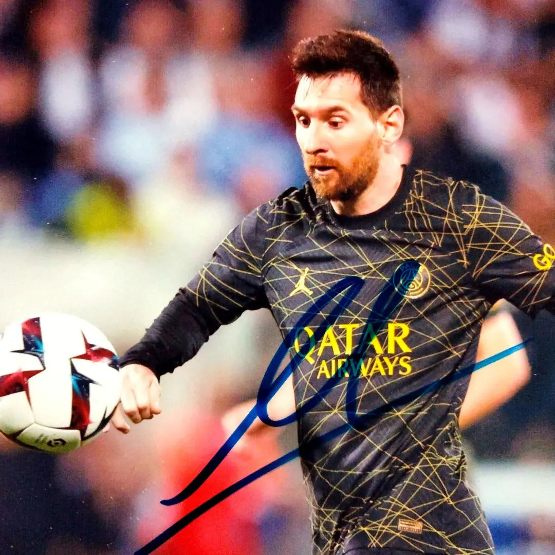 On sale...2L size photo with autographed Messi...Lionel Messi