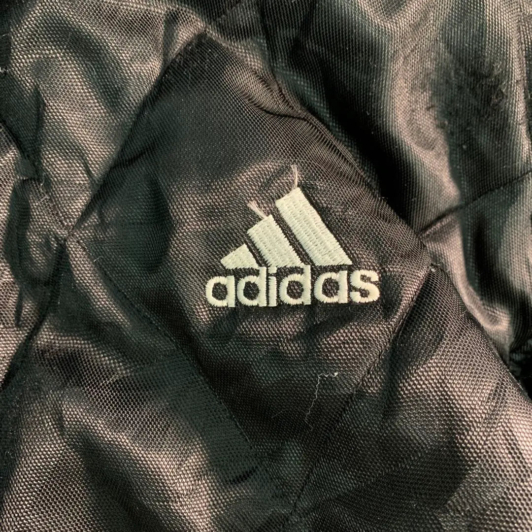 [adidas] Abrigo de banco con etiqueta de bandera universal de los años 90, color negro, ropa usada, Used6TAS2