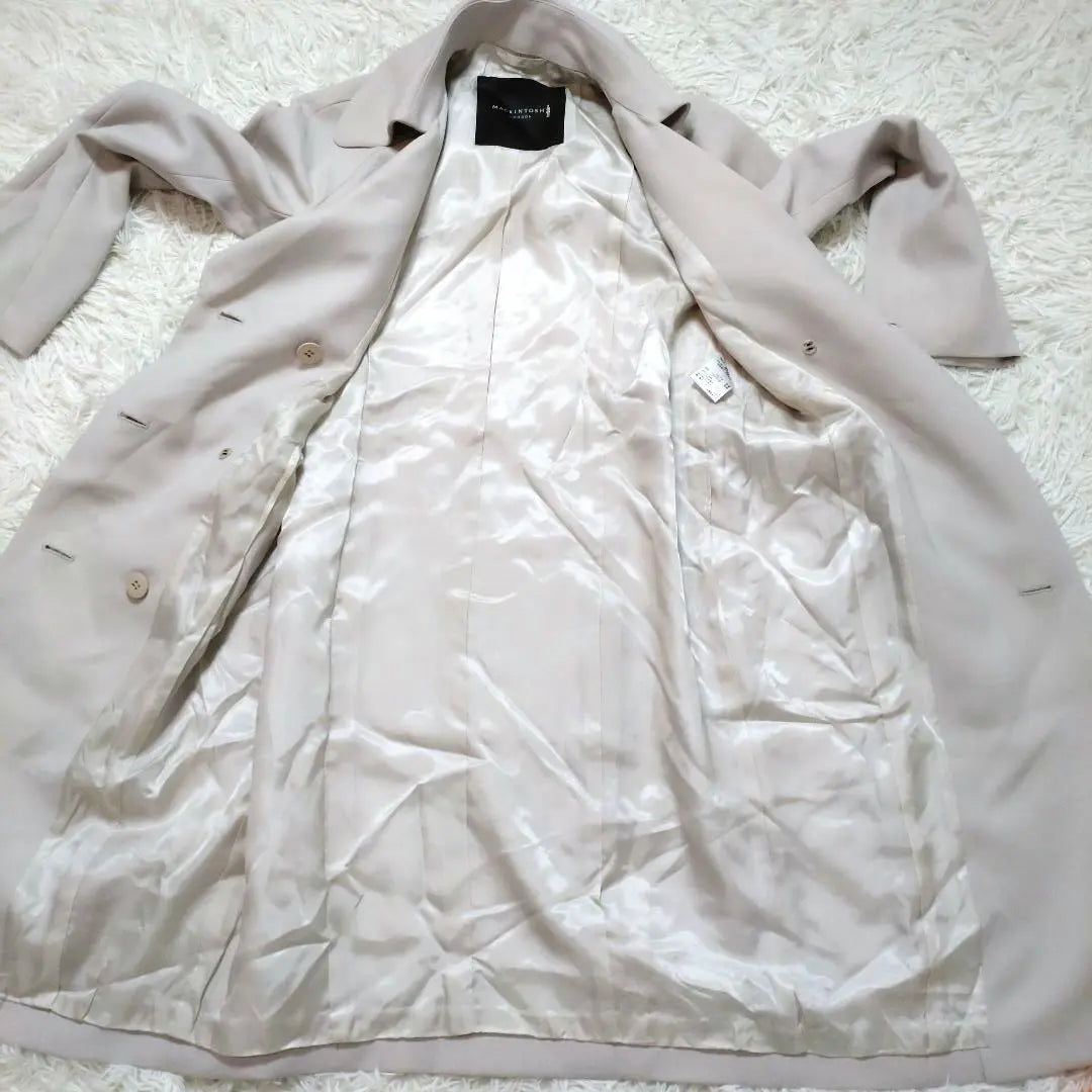 Current, beautiful condition, Macintosh London trench coat belt A-line shadow