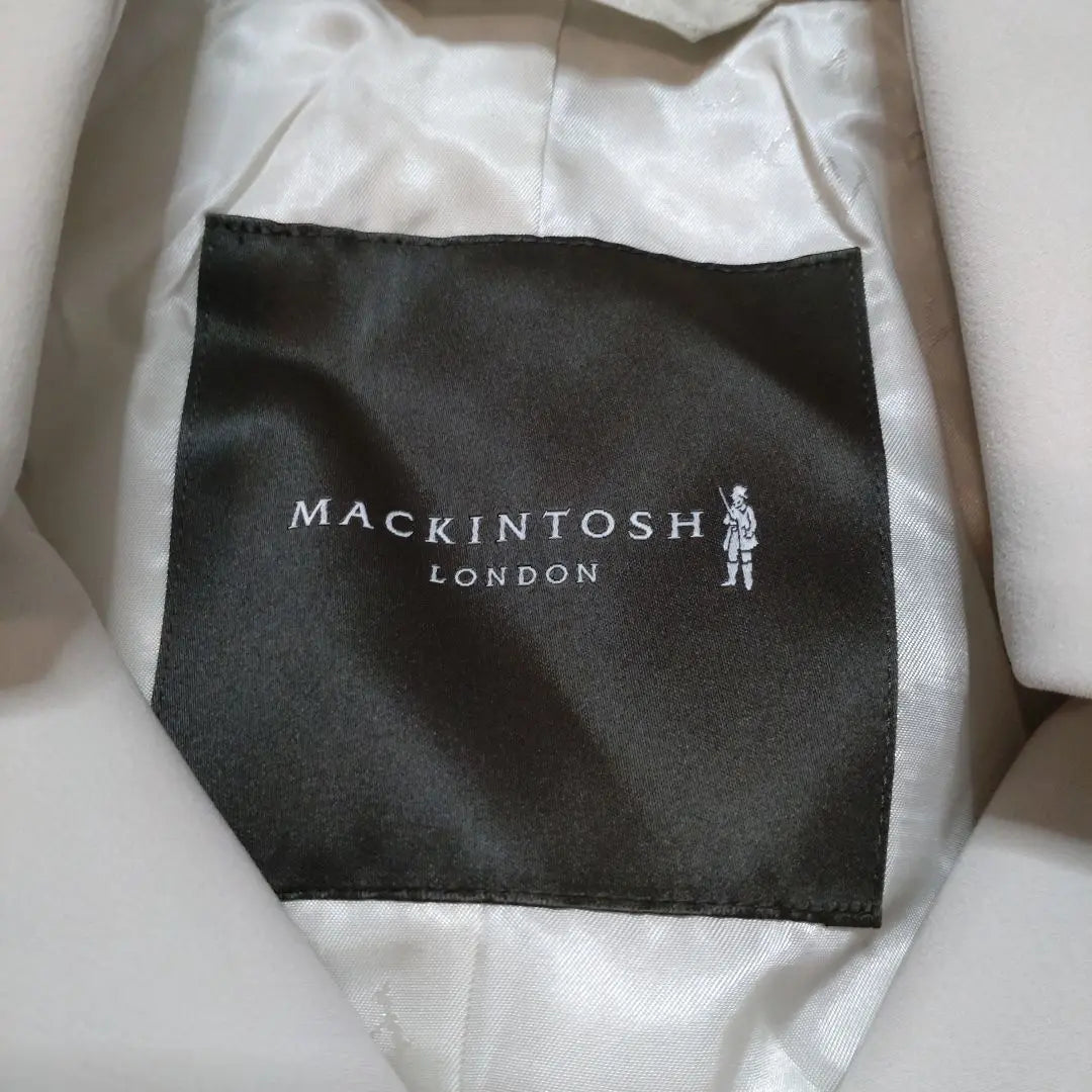 Current, beautiful condition, Macintosh London trench coat belt A-line shadow