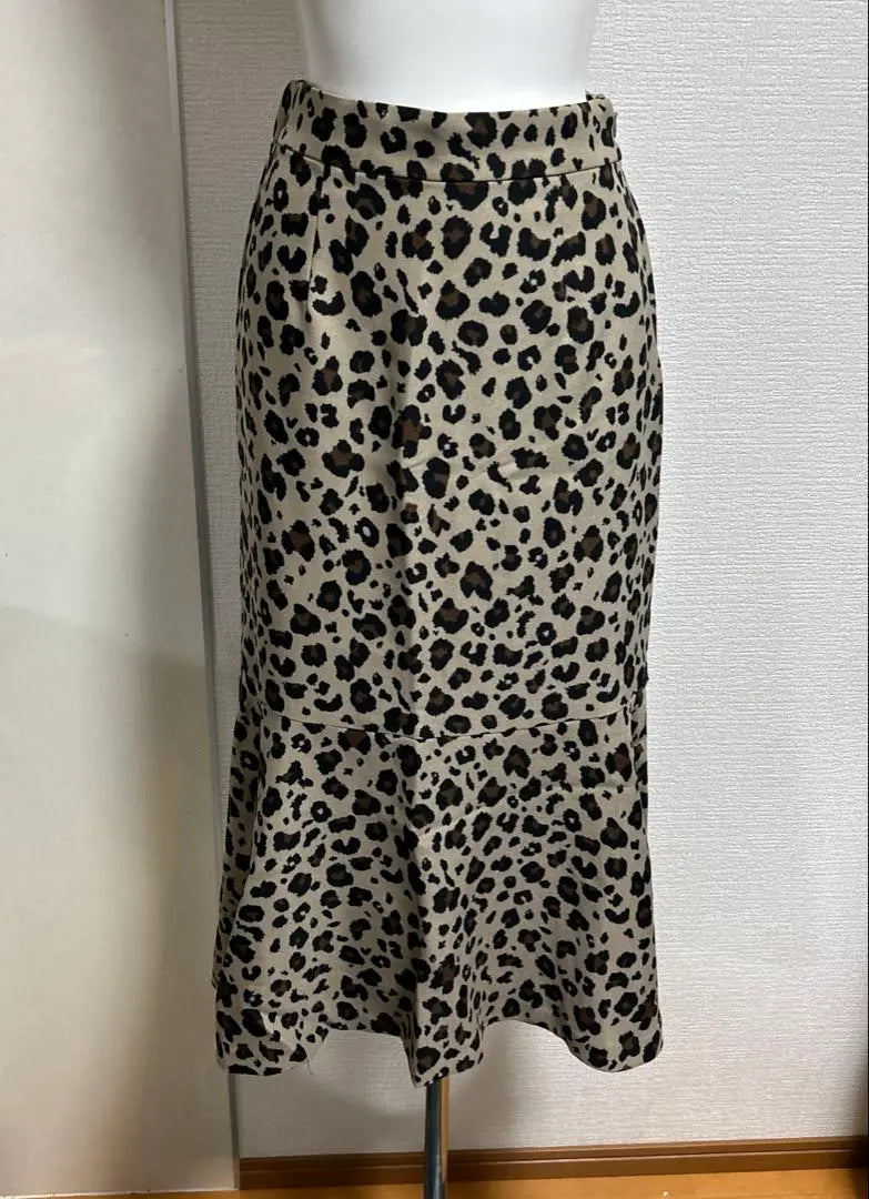 Falda larga con estampado de leopardo AZUL BY MOUSSY para mujer, nueva, en buen estado