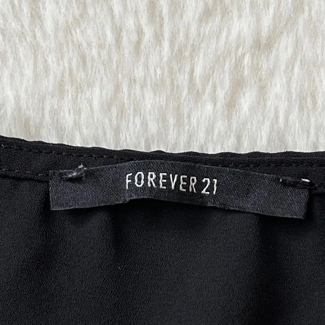 [Forever 21] Sheer top, short sleeve, sheer, thin, beautiful, casual, black