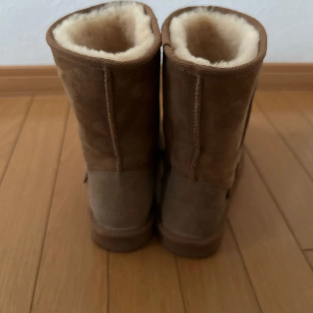 ing sheepskin boots L L