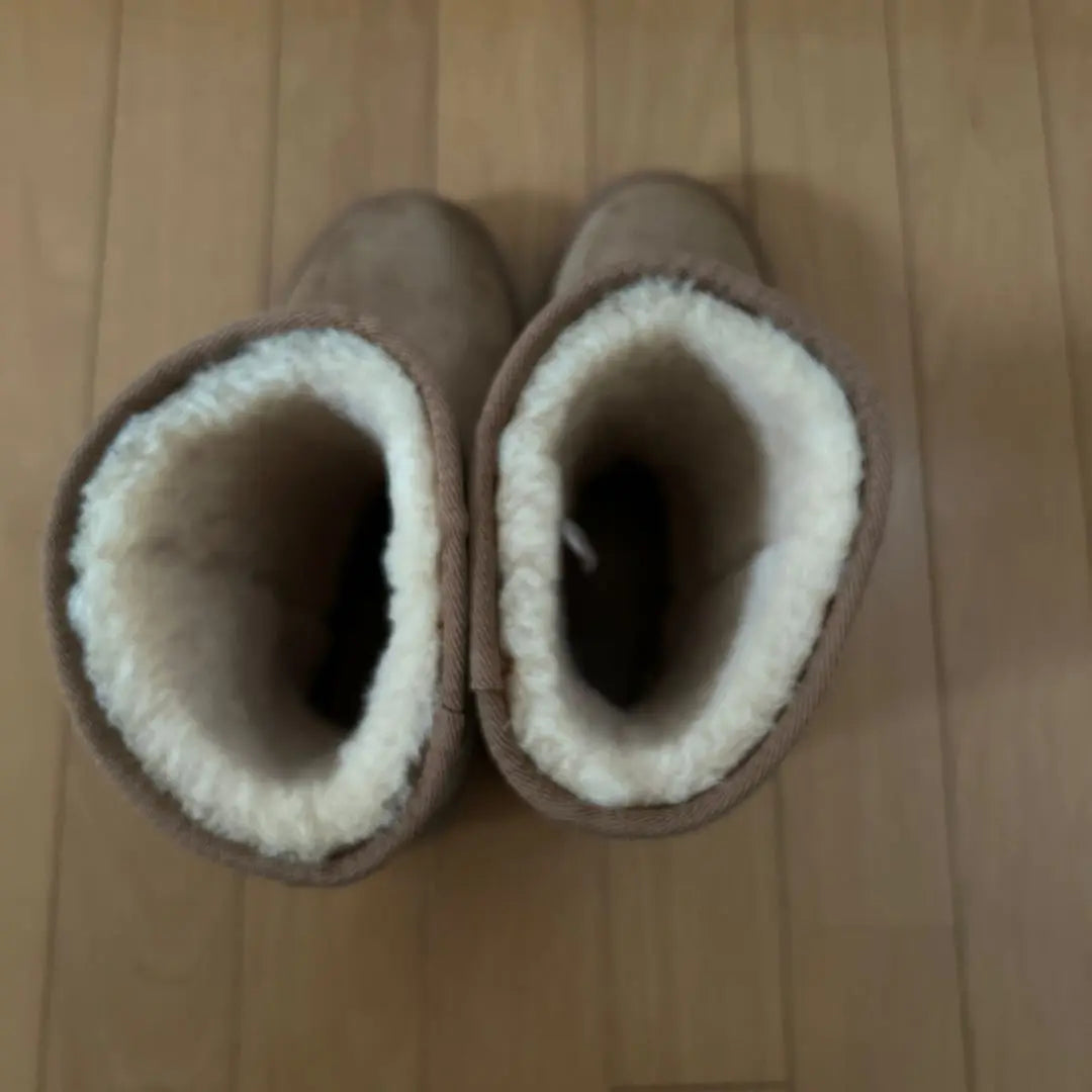 ing sheepskin boots L L