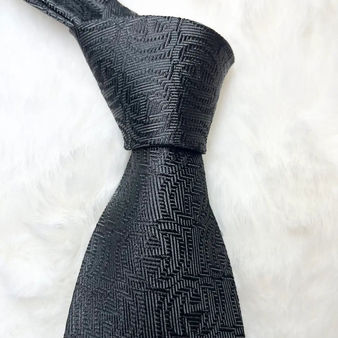 ✨ Almost unused ✨ GUCCI Gucci Tie GG pattern interlocking black