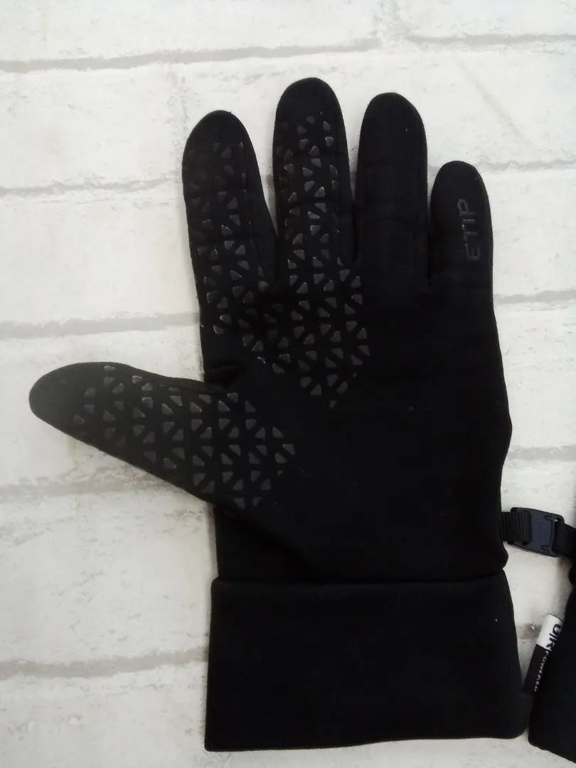 E232 The North Face UR POWERED gloves Black