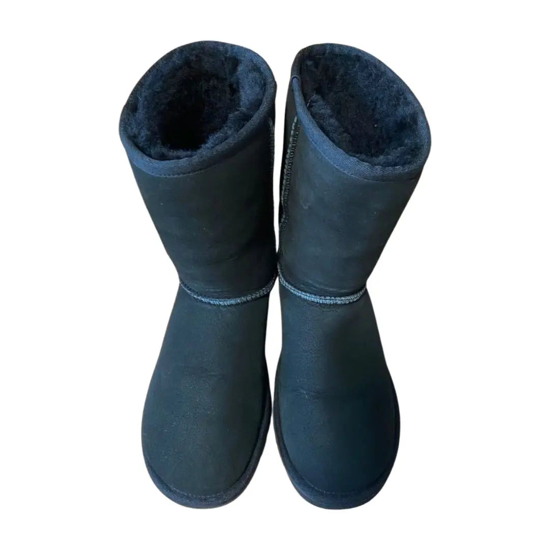 Excelente estado ✨Botas cortas clásicas de piel de oveja UGG W negras 23