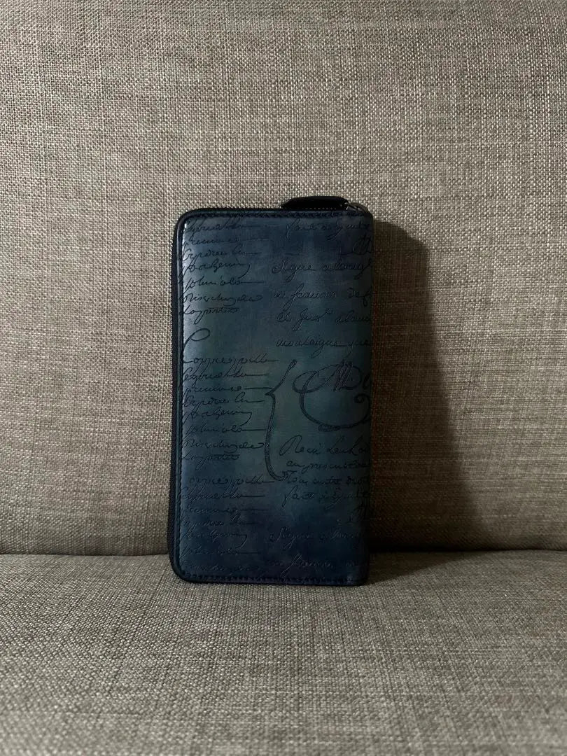 Pedido especial 240.000 Berluti Itauba Scritto cartera larga de piel azul modelo antiguo