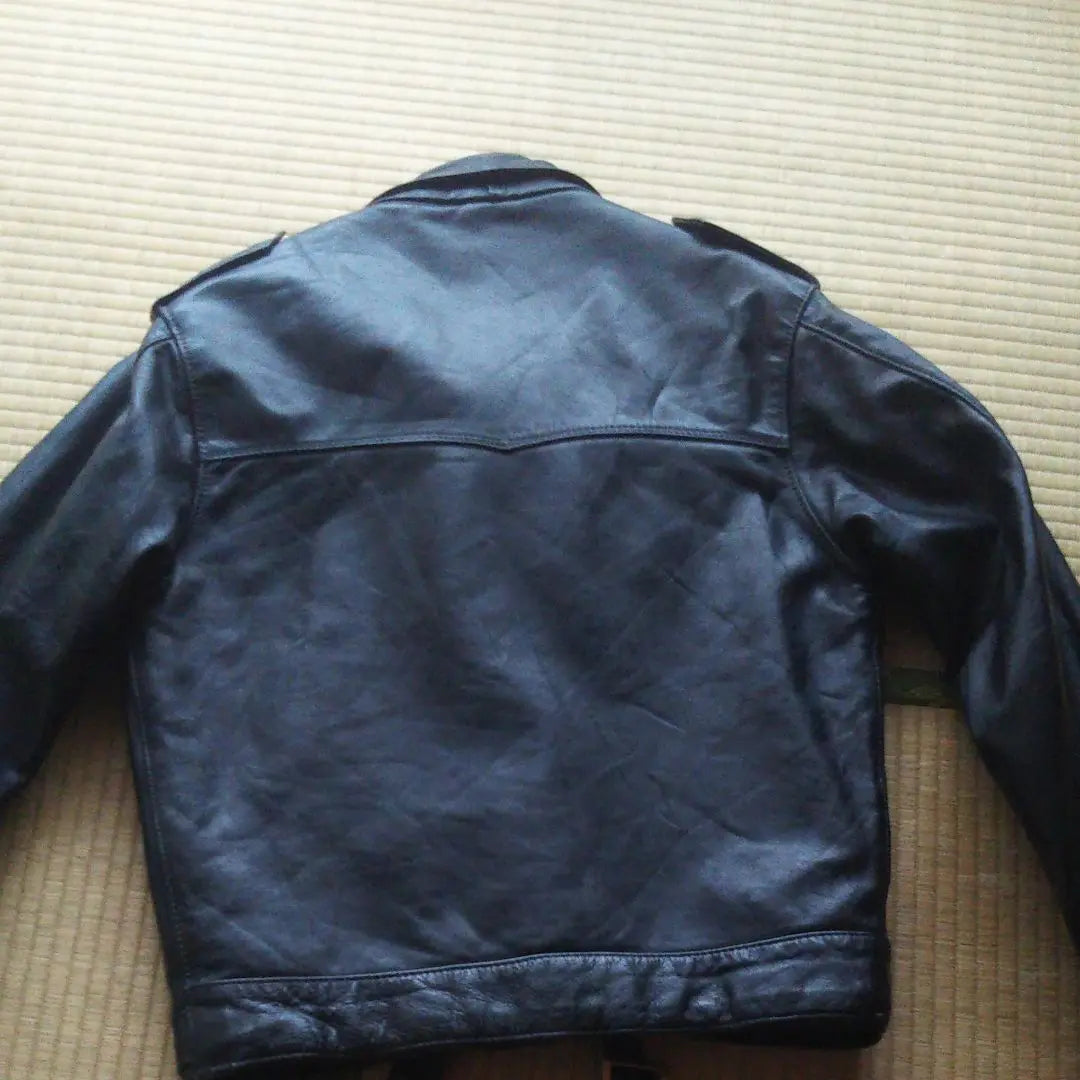 Chaqueta de motociclista vintage de los años 80.