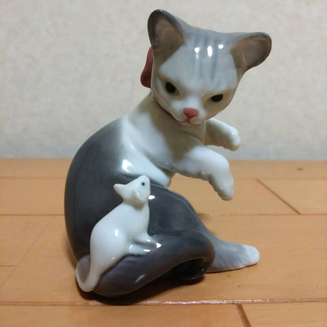 [Extremely beautiful] LLADRO Riyadoro Surprised kitten -chan pottery figurine