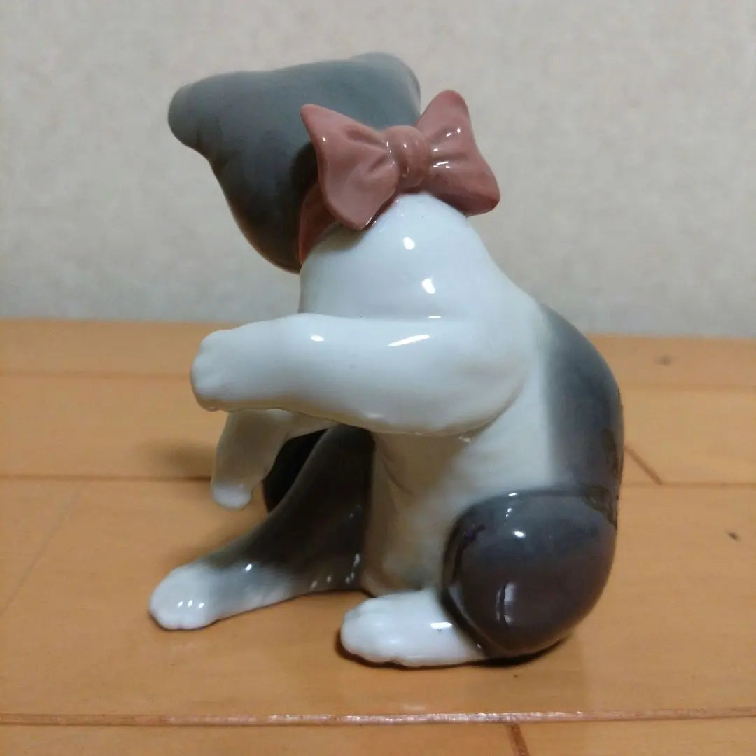 [Extremely beautiful] LLADRO Riyadoro Surprised kitten -chan pottery figurine